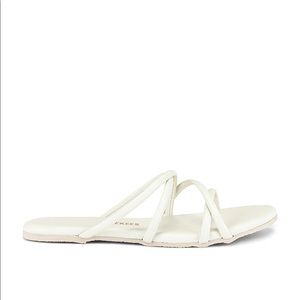 NWT - never worn Sloan Cream sandals